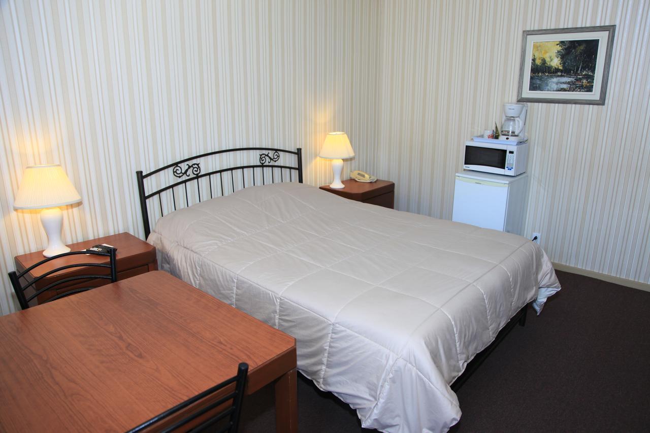 Motel Grande Ile Salaberry-de-Valleyfield Eksteriør billede